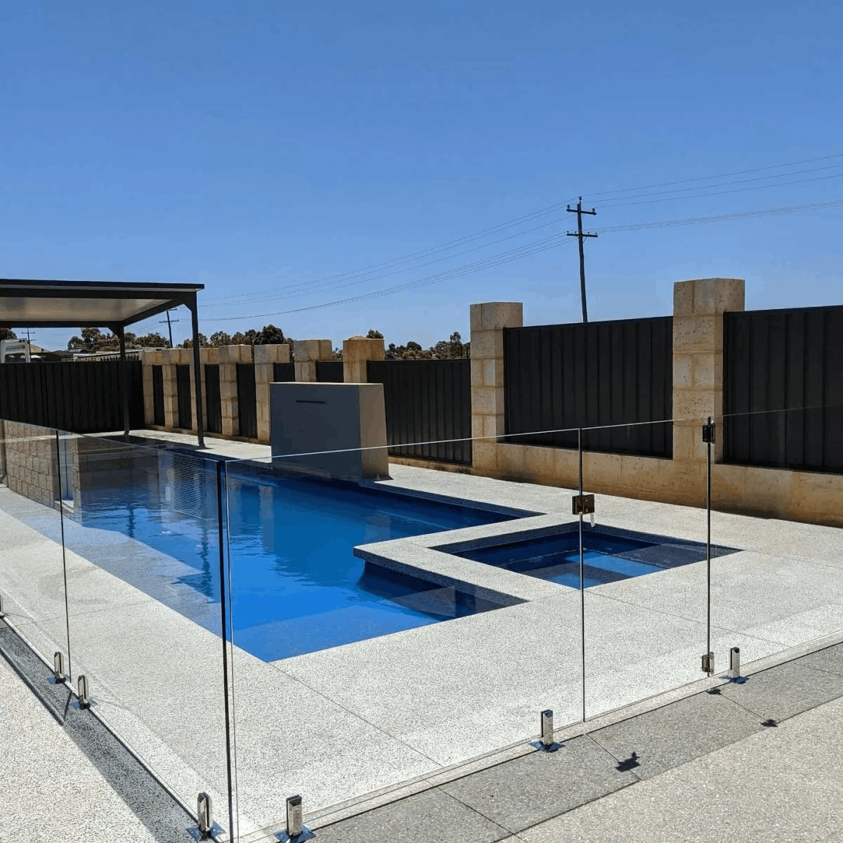 Frameless glass pool fence with an uninterrupted view