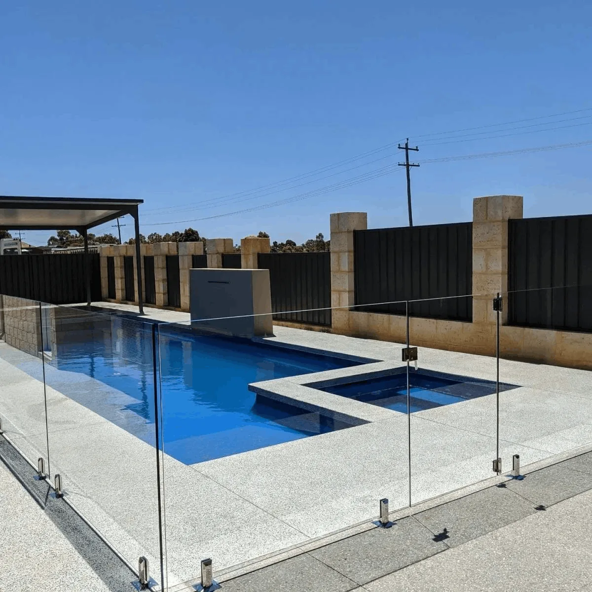 Frameless glass pool fence with an uninterrupted view